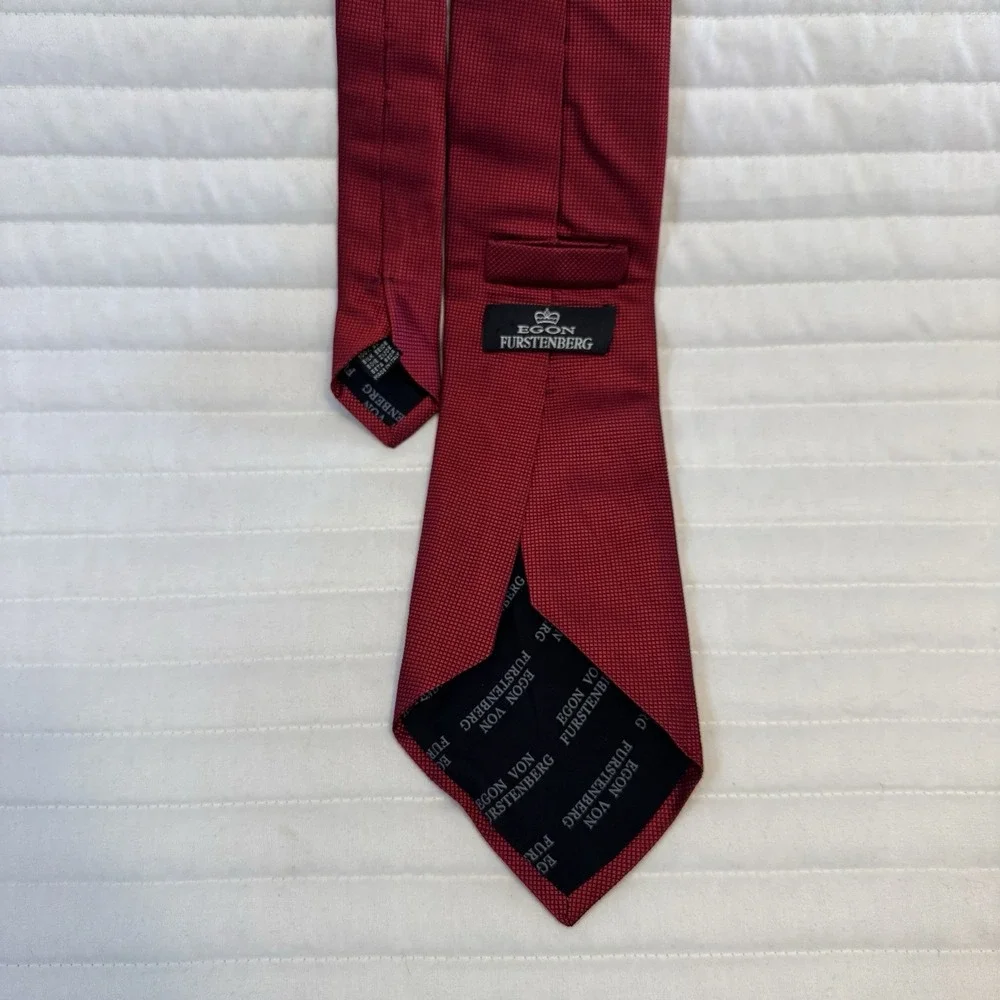 Egon Furstenberg Red 100% Silk Necktie Made‎ In Italy